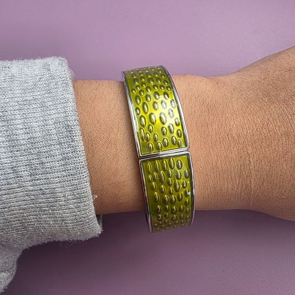 Lia Sophia Lime Green Enamel Bubble Texture Stretch Bracelet Silver Tone Hinged
